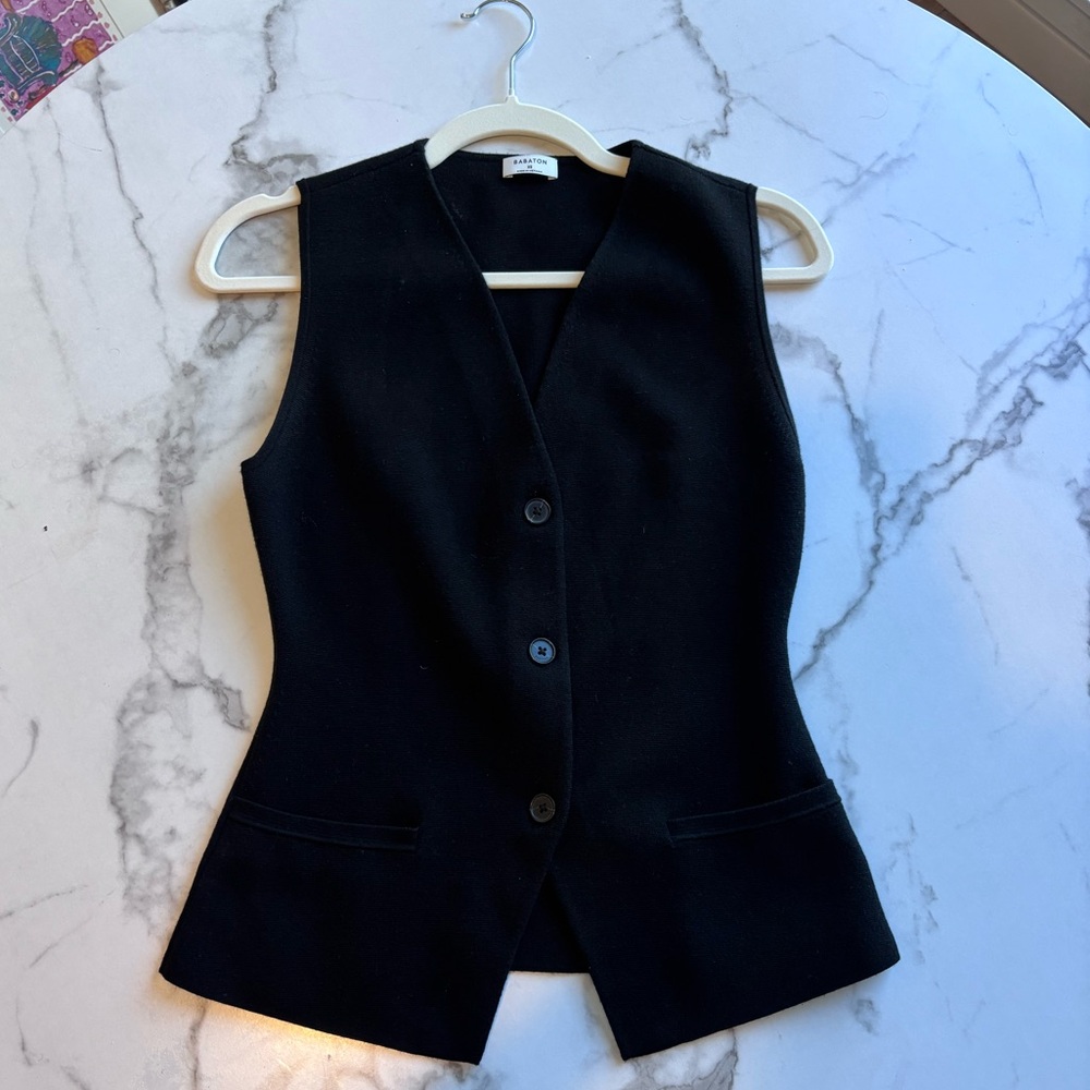 Babaton Aritzia Black Sleeveless Button-Front Vest Jacket